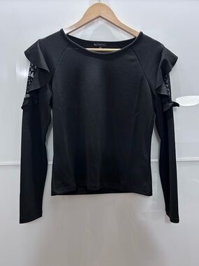 Dynamite Black Long-Sleeve Ruffle & Lace Shoulder Top